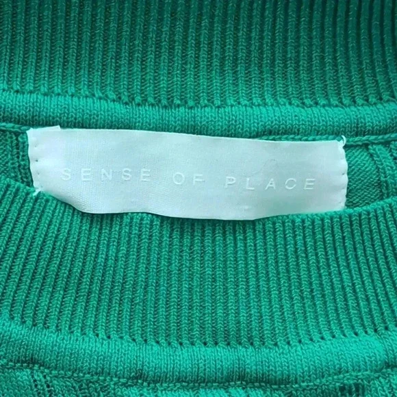 Green Top - Picture 2 of 7